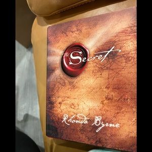 📚 The Secret by Rhonda Byrne